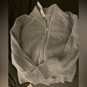 Lululemon excellent condition size 6 zipup